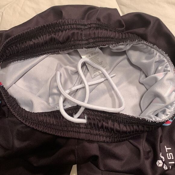 XEIST, shorts w/draw string, w/out liner, SMALL 18 inches in length - Picture 4 of 9